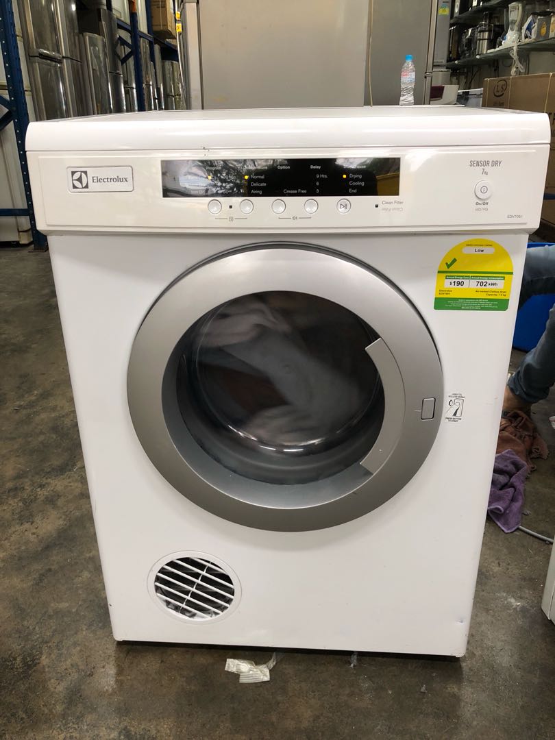 Electrolux dryer 7kg EDV7051, TV & Home Appliances, Washing Machines