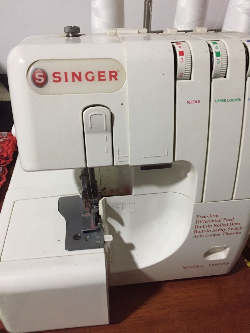 Singer Mesin Jahit Tepi 3 Benang Design Craft Craft Supplies Tools On Carousell
