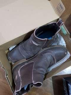 Brown Vintage Chelsea Boots