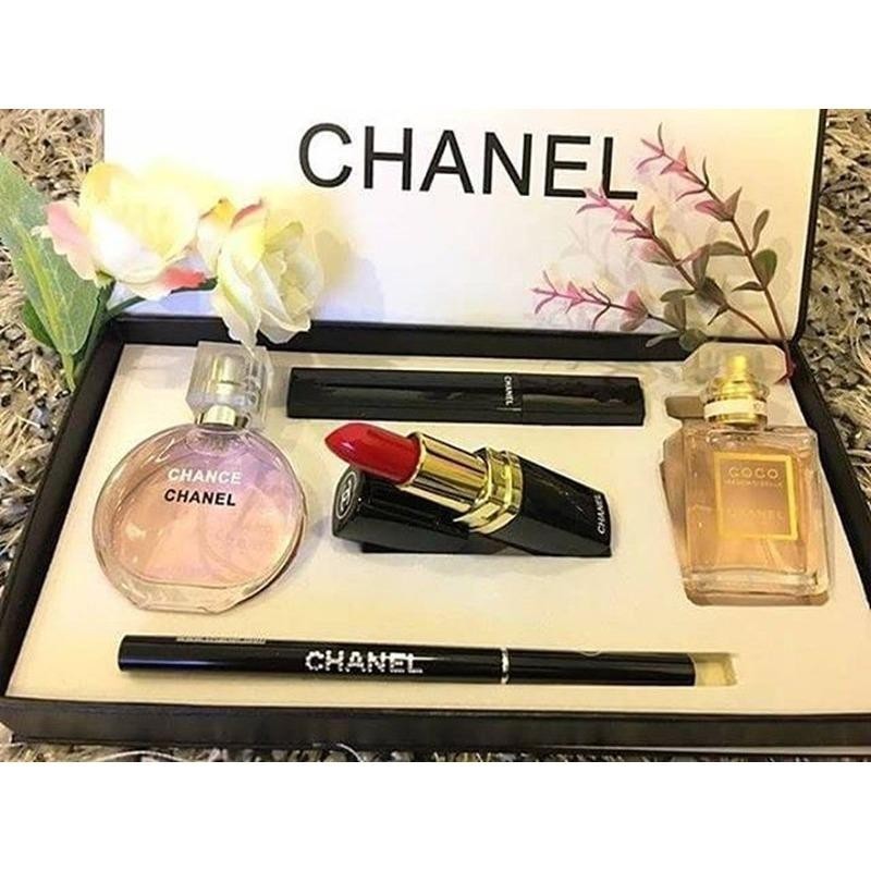 LAST ONE**Chanel 5 in 1 Make-up & Perfume Gift Set, Women's Fashion,  Jewelry & Organisers, Accessory holder, box & organizers on Carousell
