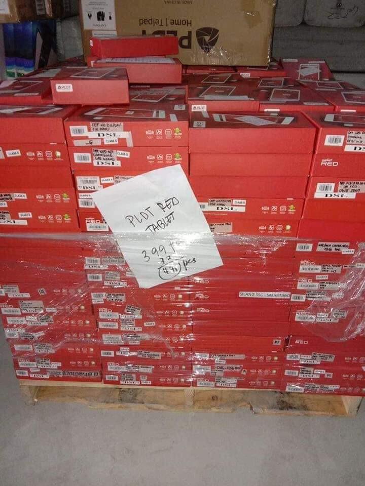 Cheap Tablets Sealed (Category: Android) located in Caloocan City. Submitted by anglla21 (Listing ID 197374797, Image 3). Description: FABTAB 4000 TELPAD 3500 POLAROID with simslot 4400.