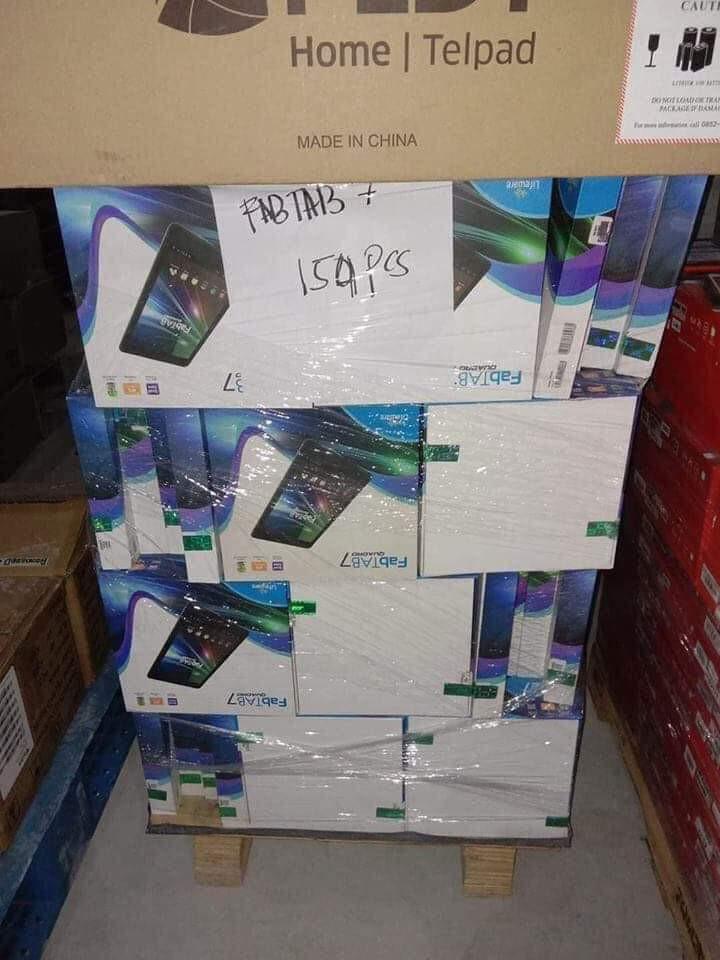 Cheap Tablets Sealed (Category: Android) located in Caloocan City. Submitted by anglla21 (Listing ID 197374797, Image 2). Description: FABTAB 4000 TELPAD 3500 POLAROID with simslot 4400.