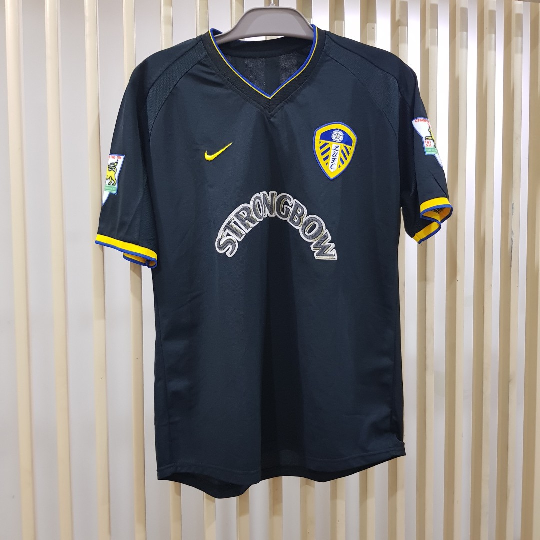 Classic Jersey Away Leeds United 2002 03 Olah Raga Baju Olahraga Di Carousell