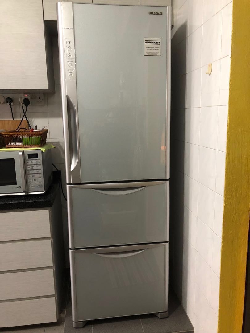 hitachi fridge with ice maker