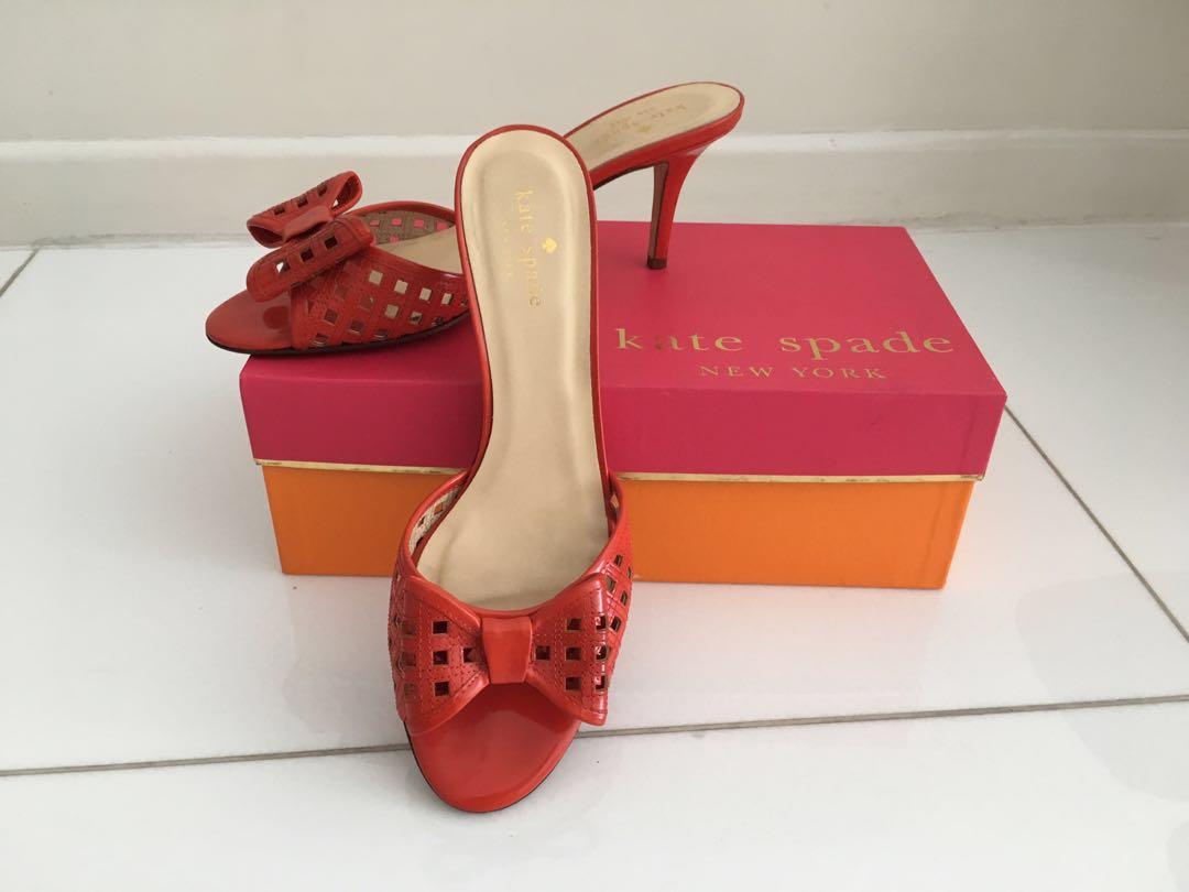 red mules shoes