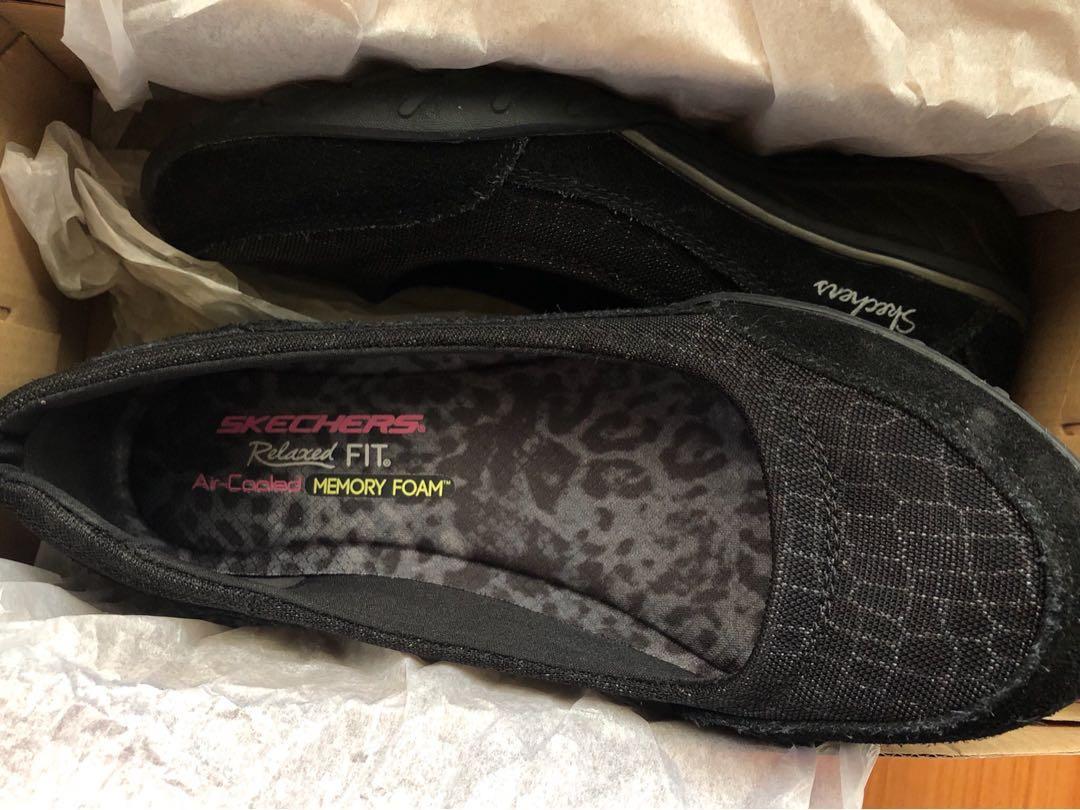 Skechers Relaxed Fit Memory Foam Shoe Women S Fashion Shoes Sneakers On Carousell