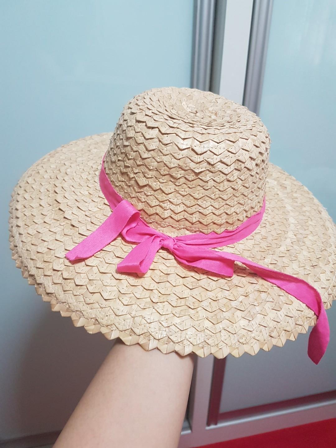 Straw hat with pink ribbon Clearance
