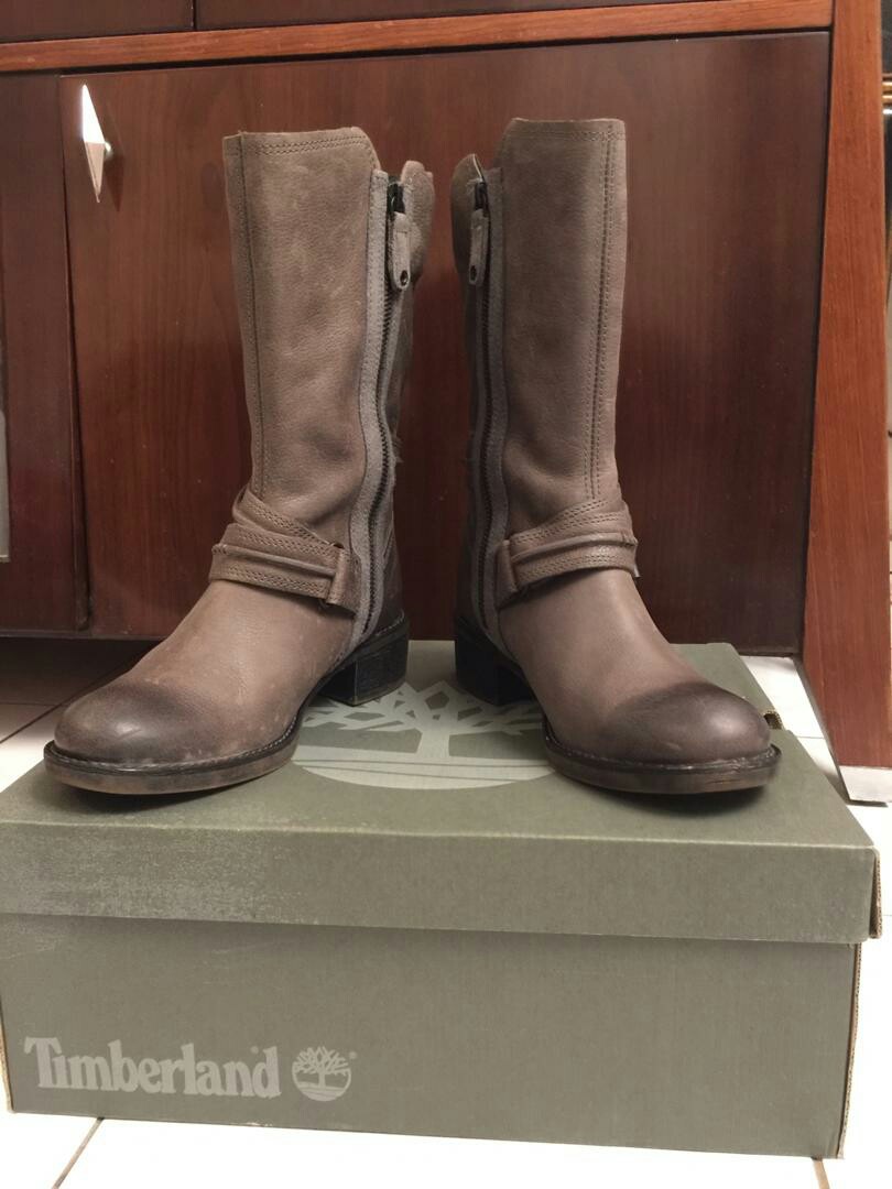 walking boots women timberland