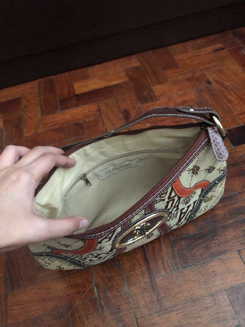 US POLO Association Bag and Wallet Set (Category: Wallets & Card holders) located in Quezon City. Submitted by avaccw (Listing ID 191880884, Image 2). Description: 3000 for the set (bag and wallet) Authentic from USA.