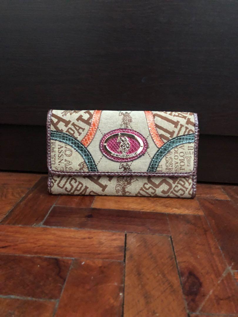 US POLO Association Bag and Wallet Set (Category: Wallets & Card holders) located in Quezon City. Submitted by avaccw (Listing ID 191880884, Image 3). Description: 3000 for the set (bag and wallet) Authentic from USA.