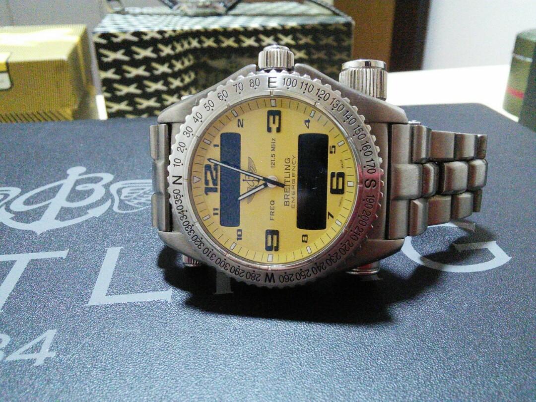 Breitling emergency 2018 top
