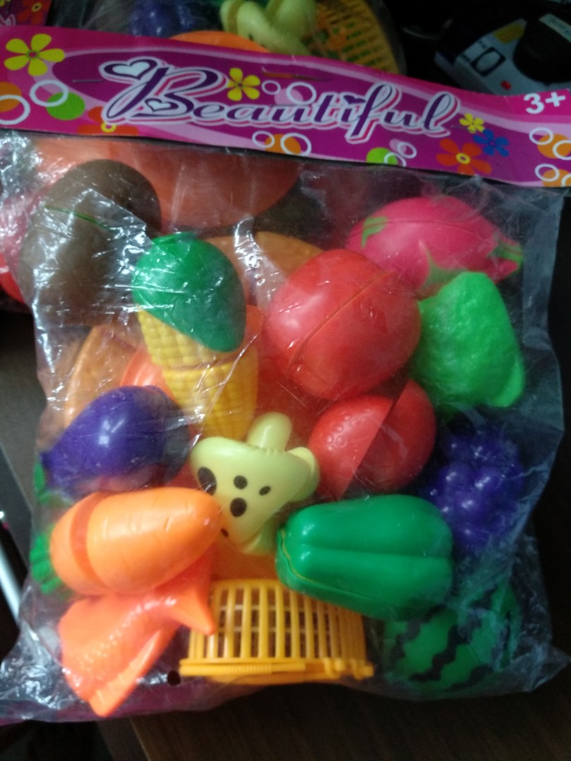 toy velcro cutting fruits and vegetables