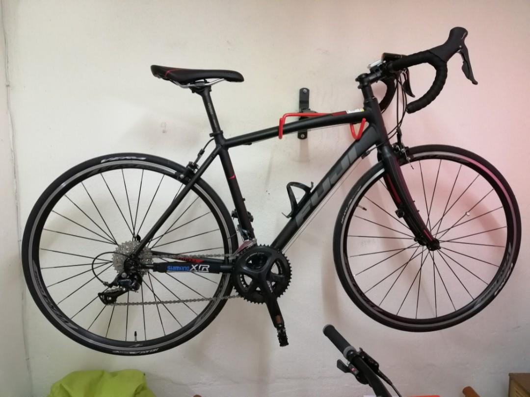 Fuji sportif shop 2.1 road bike