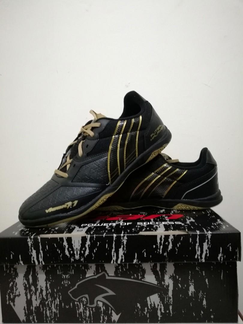 pan futsal shoes