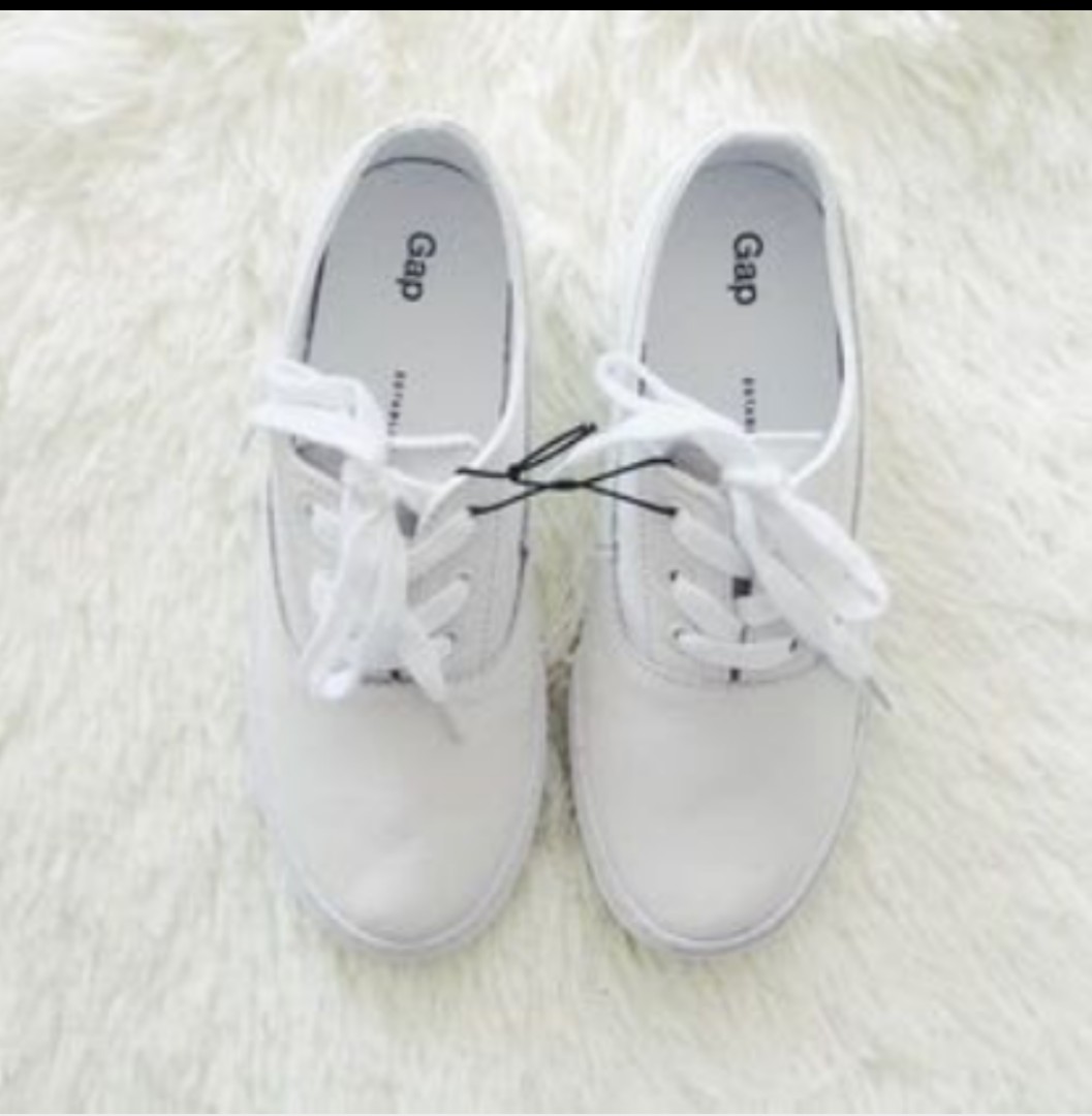 Repriced! Gap white leather sneakers 