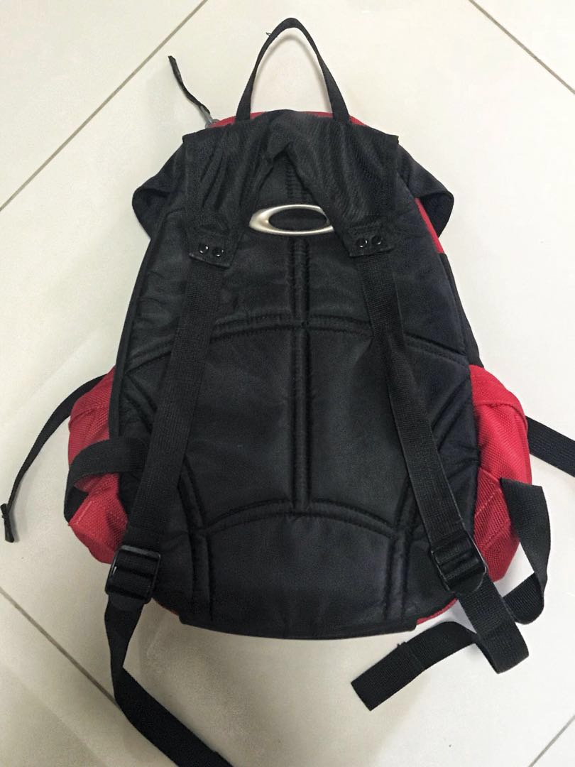 Oakley Icon Backpack Small « Heritage Malta