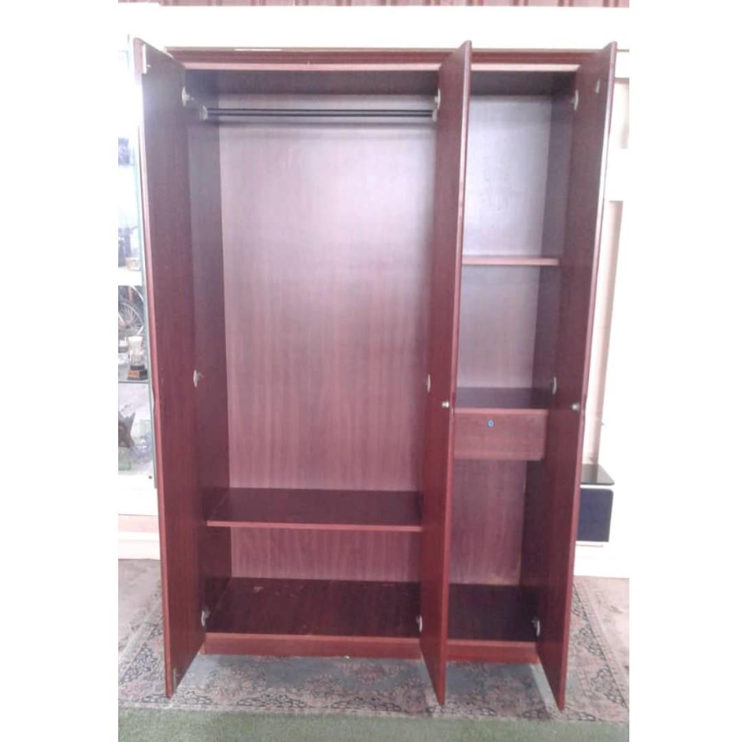 Almari top second hand