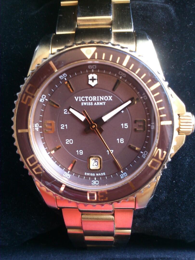 VICTORINOX swiss army MAVERICK divers watch Men s Fashion