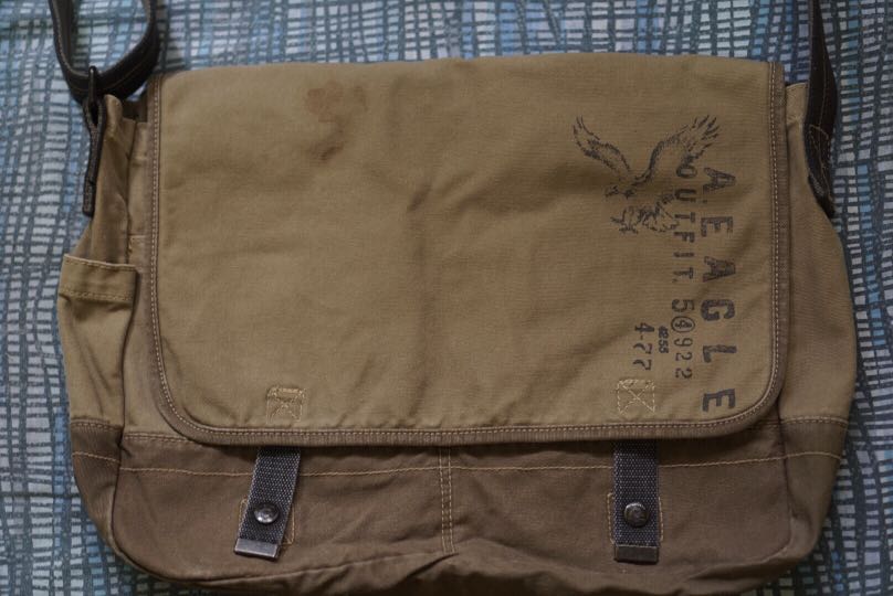 american eagle sling bag