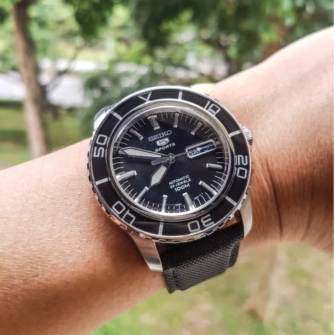 seiko 5 sports snzh55