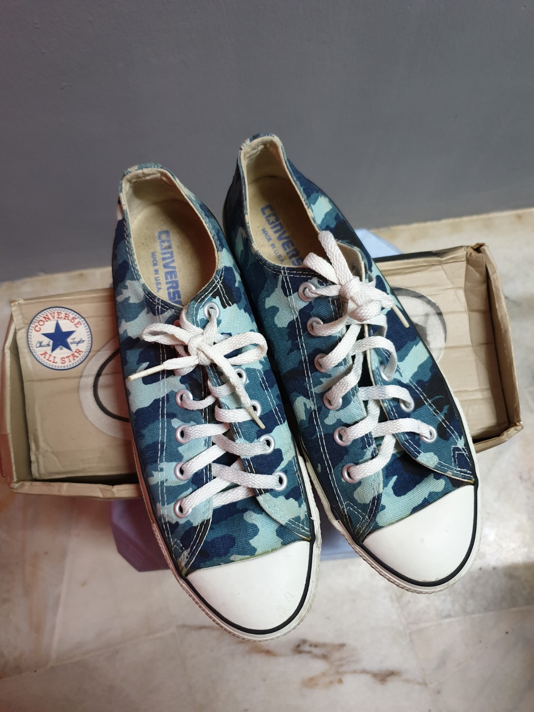 Blue hot sale camo converse