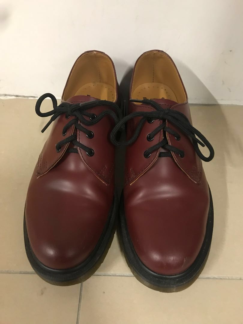 dr martens 11 smooth cherry red