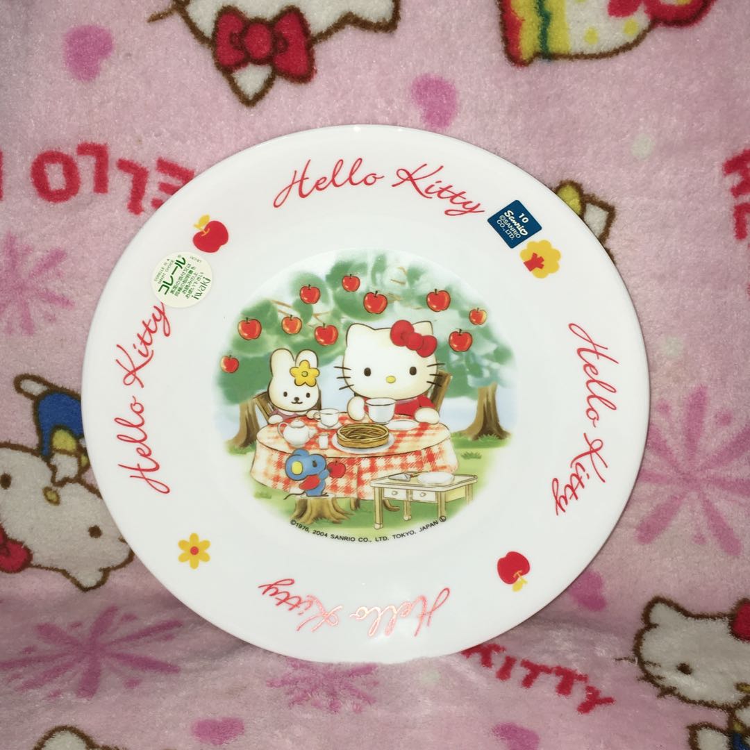 Hello Kitty Corelle 21.5cm Plate, Furniture & Home Living, Kitchenware