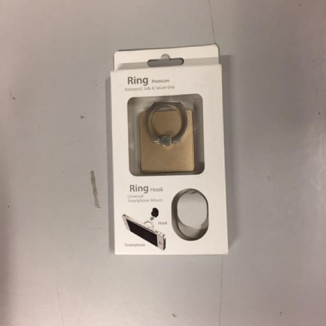 I-Ring With Hook (Category: Other Mobile & Gadget Accessories) located in Singapore. Submitted by zh_lim (Listing ID 92058774, Image 2). Description: -Black -Gold #apple#iphone#samsung#oppo#huawei#sony#phone.