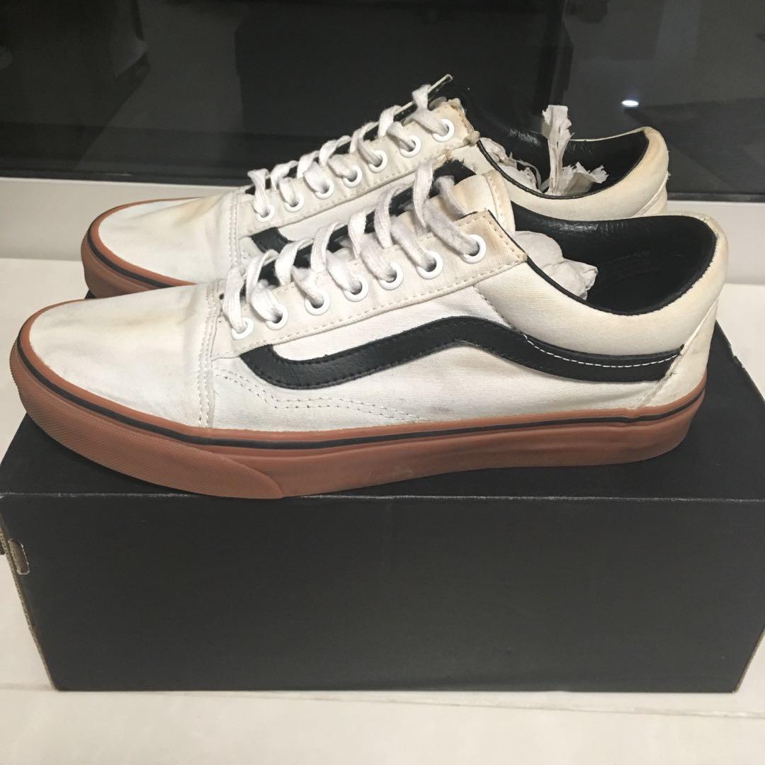 white vans gum sole old skool