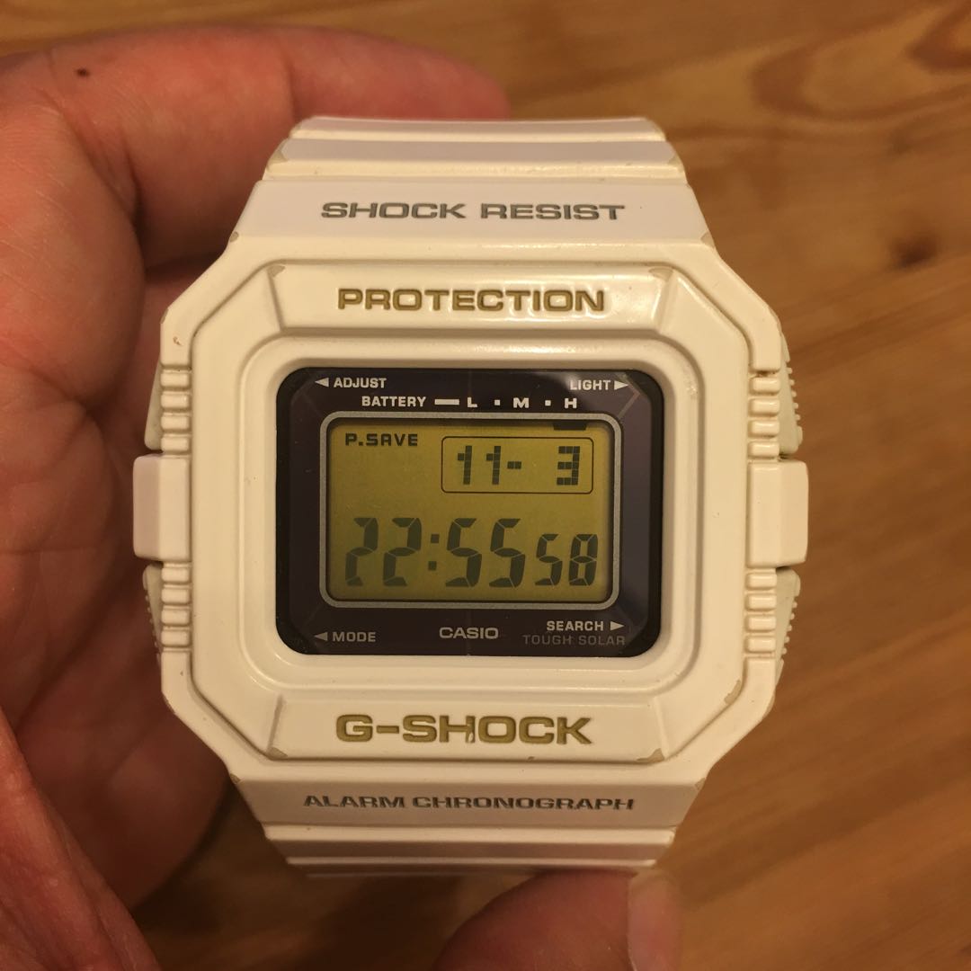 正貨CASIO g-shock g5500c 白色, 名牌, 手錶- Carousell