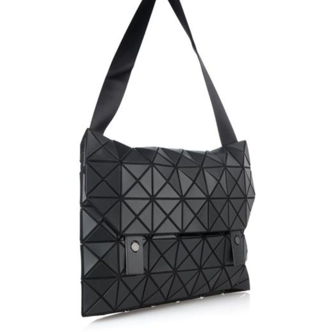 bao bao messenger bag