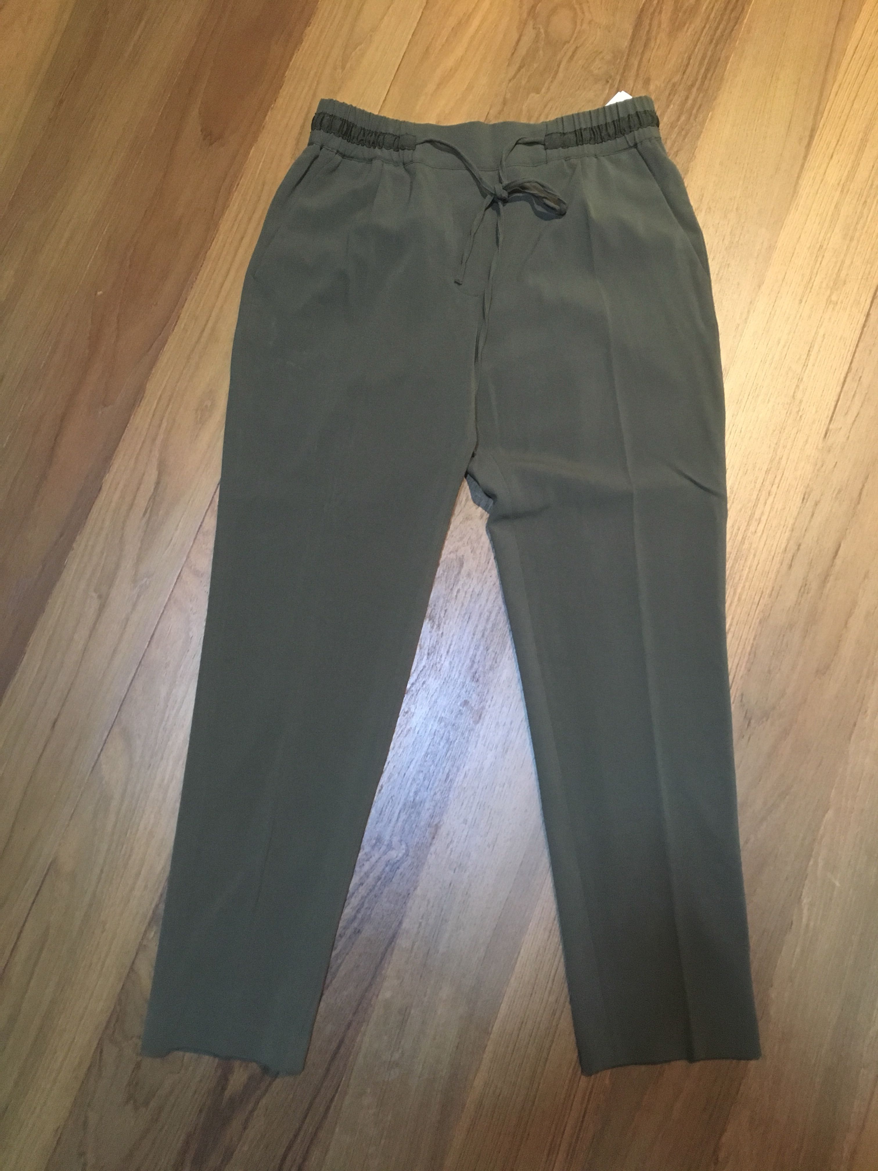 Brand New Zara Olive Drawstring Pants Women S Fashion Bottoms Other Bottoms On Carousell