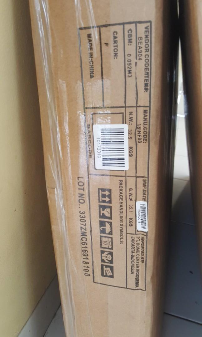 coffee table informa bnib