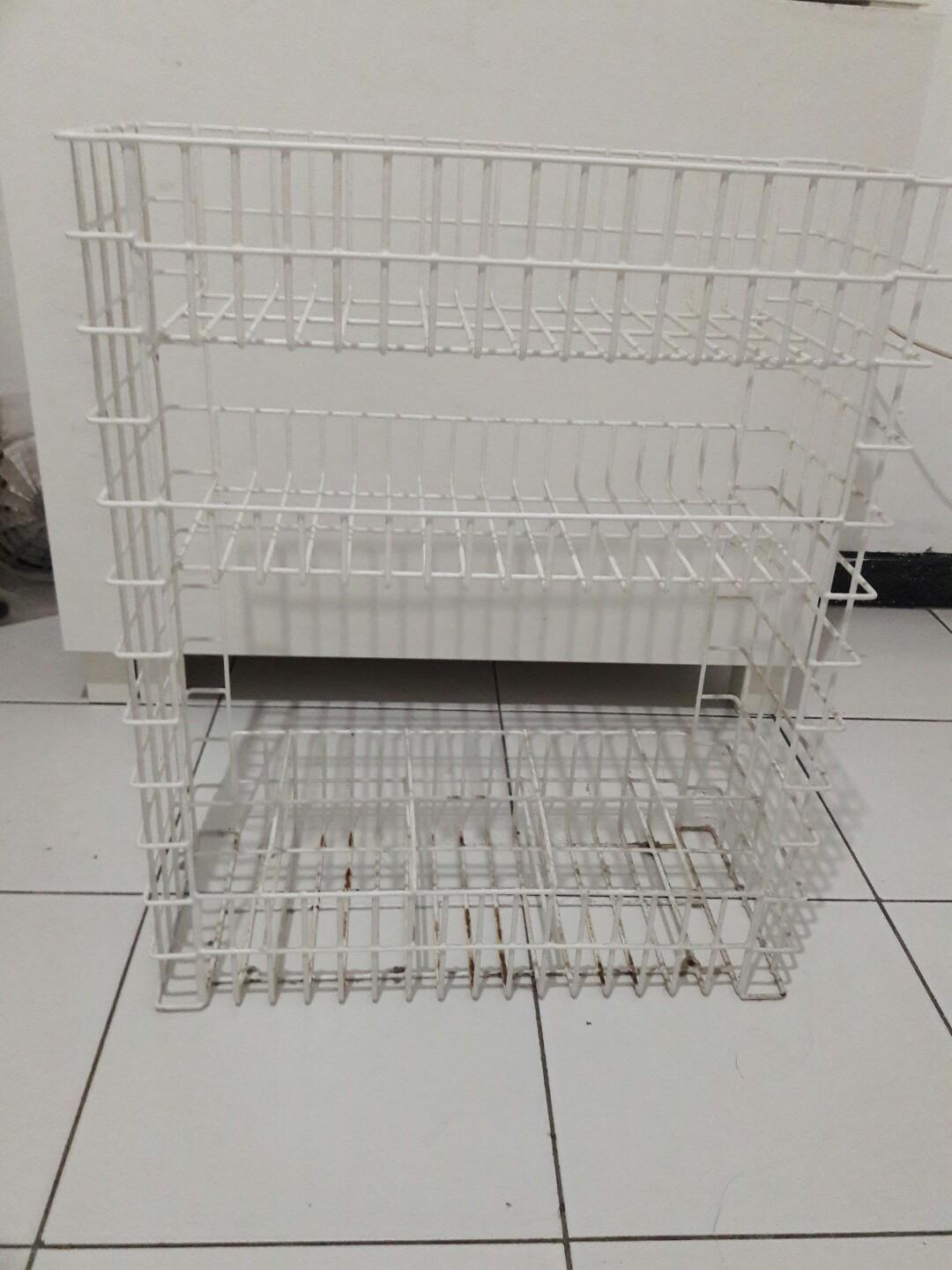 Dijual Rak Gelas Dan Botol Bekas Perabotan Rumah Di Carousell