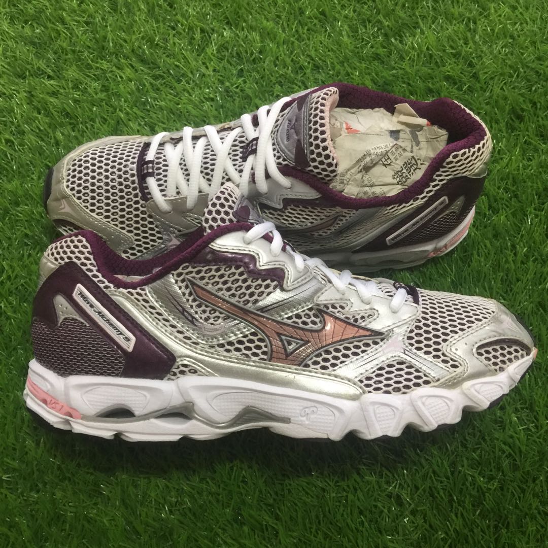 MIZUNO WAVE ALCHEMY 9 Men s Fashion Footwear Sneakers on Carousell