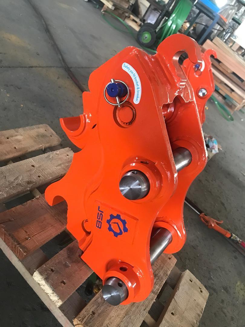 Quick coupler excavator attachment, Everything Else on Carousell