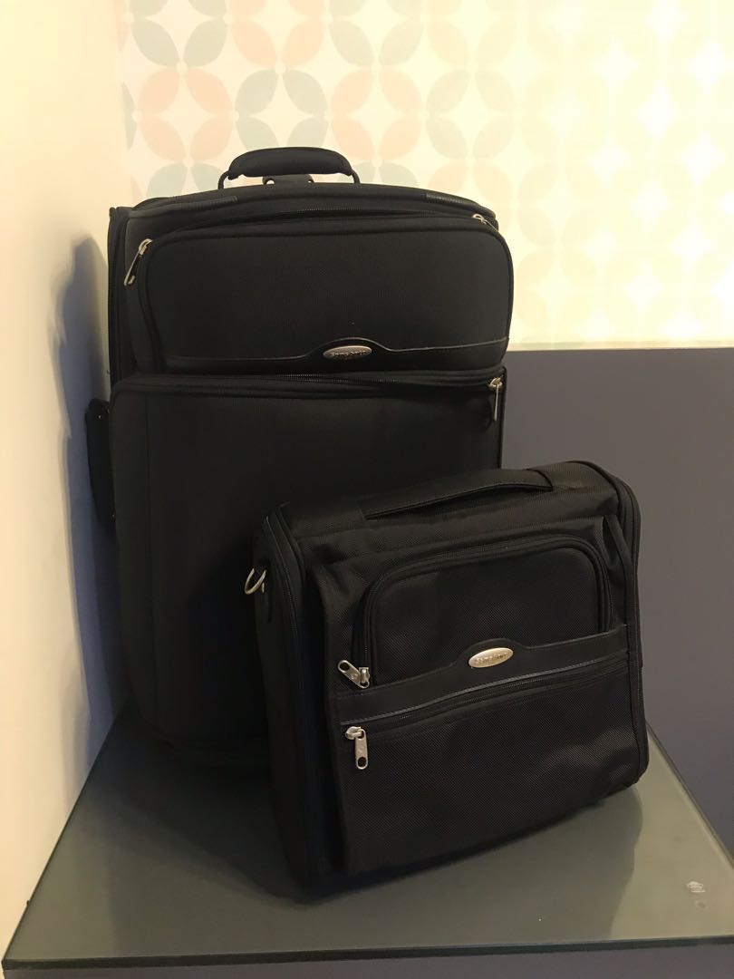 Samsonite carry on luggage with laptop bag., Hobbies & Toys, Travel