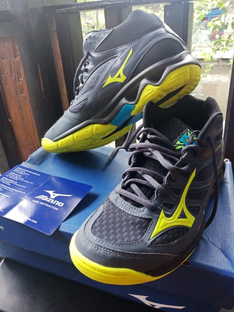 Sepatu Mizuno Thunder Blade Mid Original Olah Raga Baju Olahraga Di Carousell