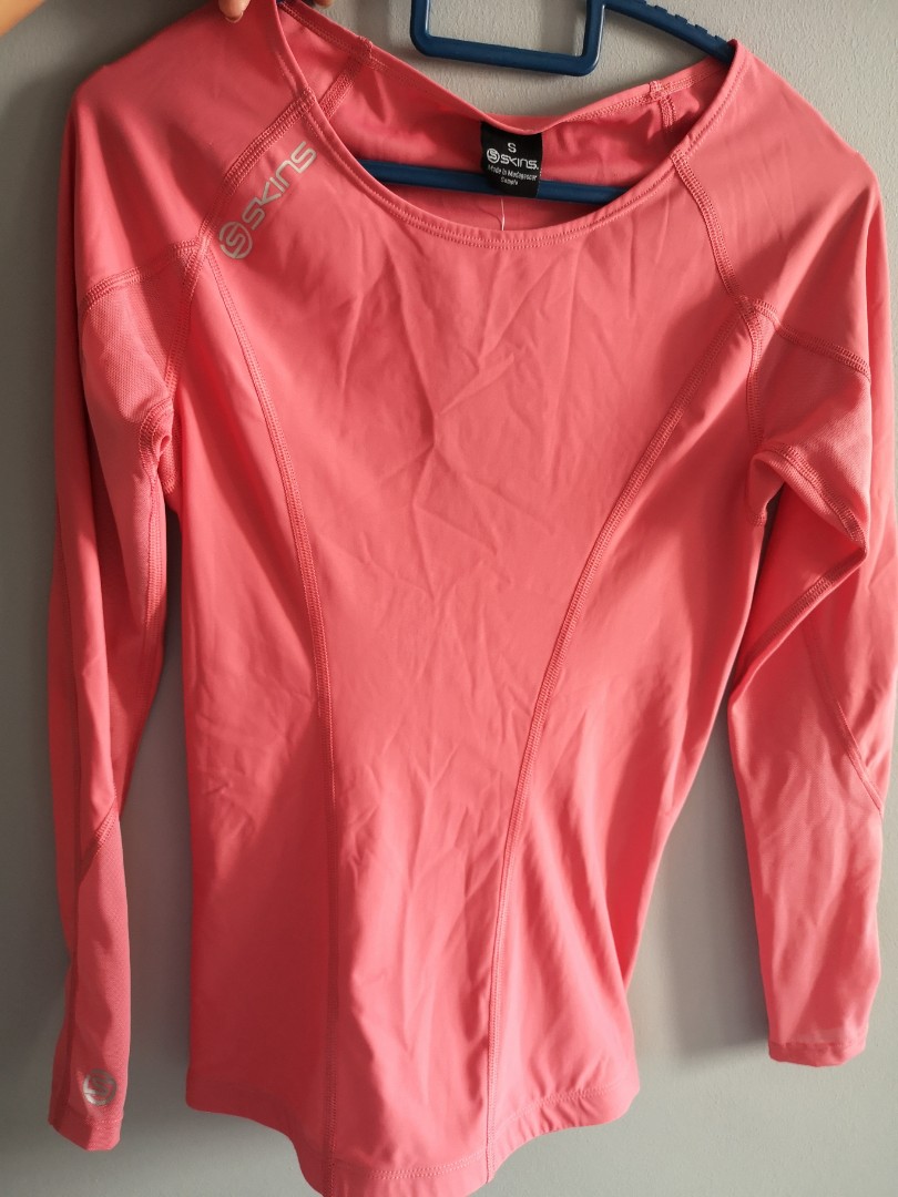 Skins rash guard (new!), Sports Equipment, Sports & Games, Water Sports