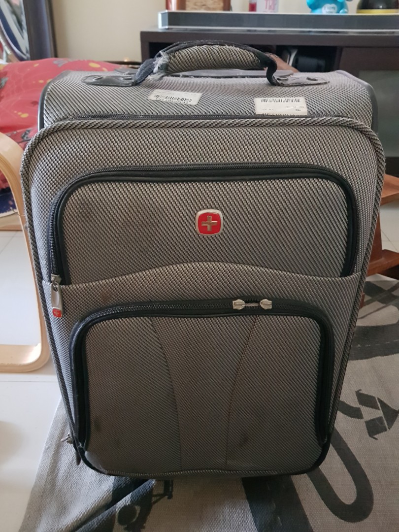 swiss gear carry on luggage