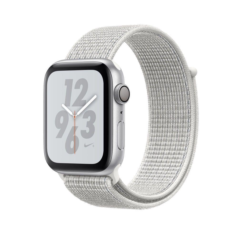 Apple Watch Summit White Nike Sport Loop Reflective