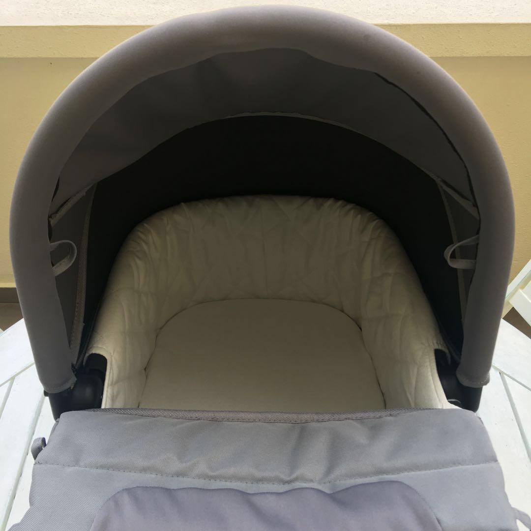 baby jogger deluxe pram bassinet