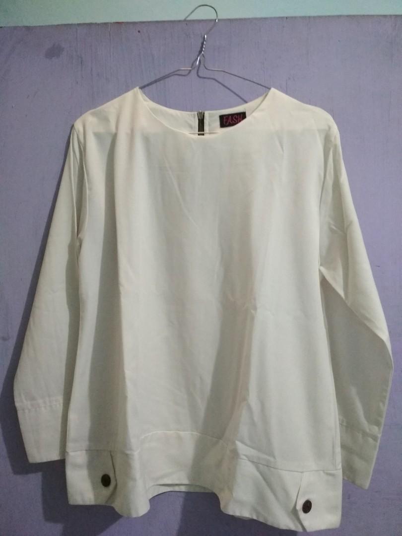 Blouse Putih Cantik Fesyen Wanita Pakaian Wanita Atasan Di Carousell