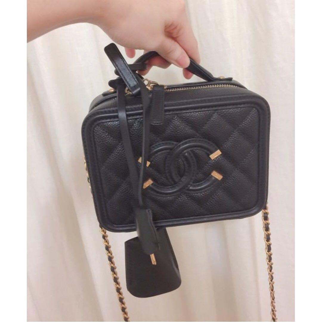 Chanel vanity case 17cm sales