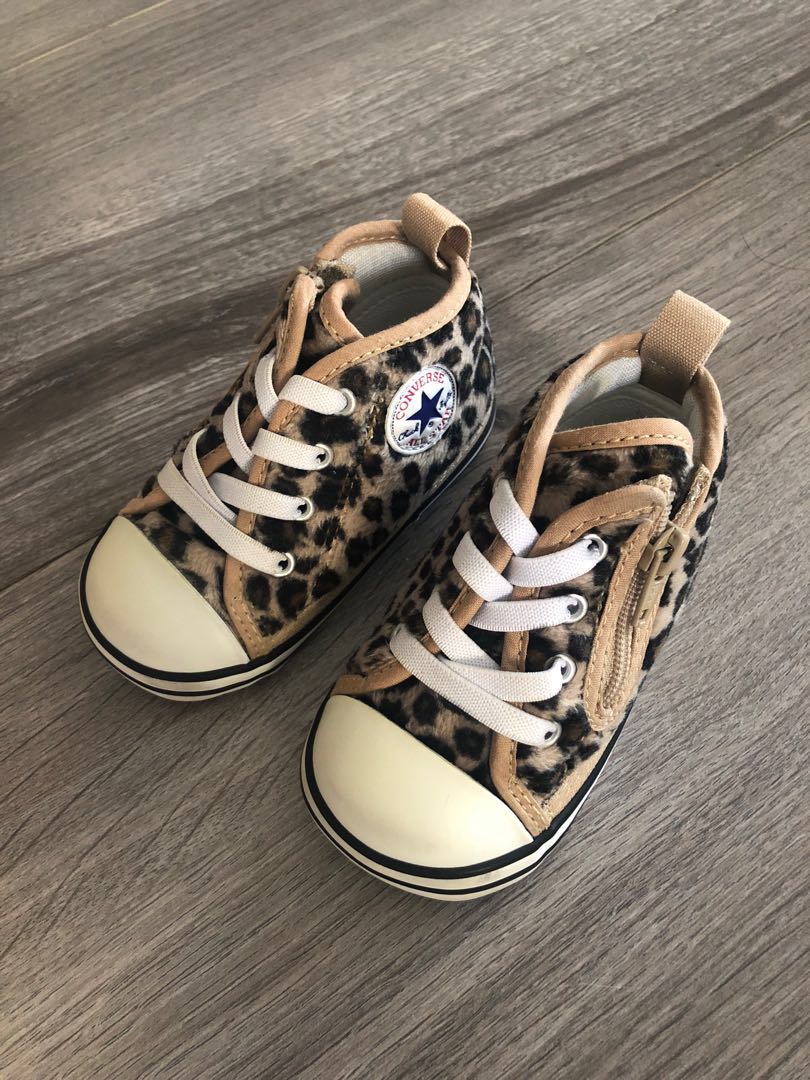 frill skuffet tilstødende Converse All Star Leopard Print Baby Shoes Sneaker, 兒童＆孕婦用品, 嬰兒及小童流行時尚-  Carousell