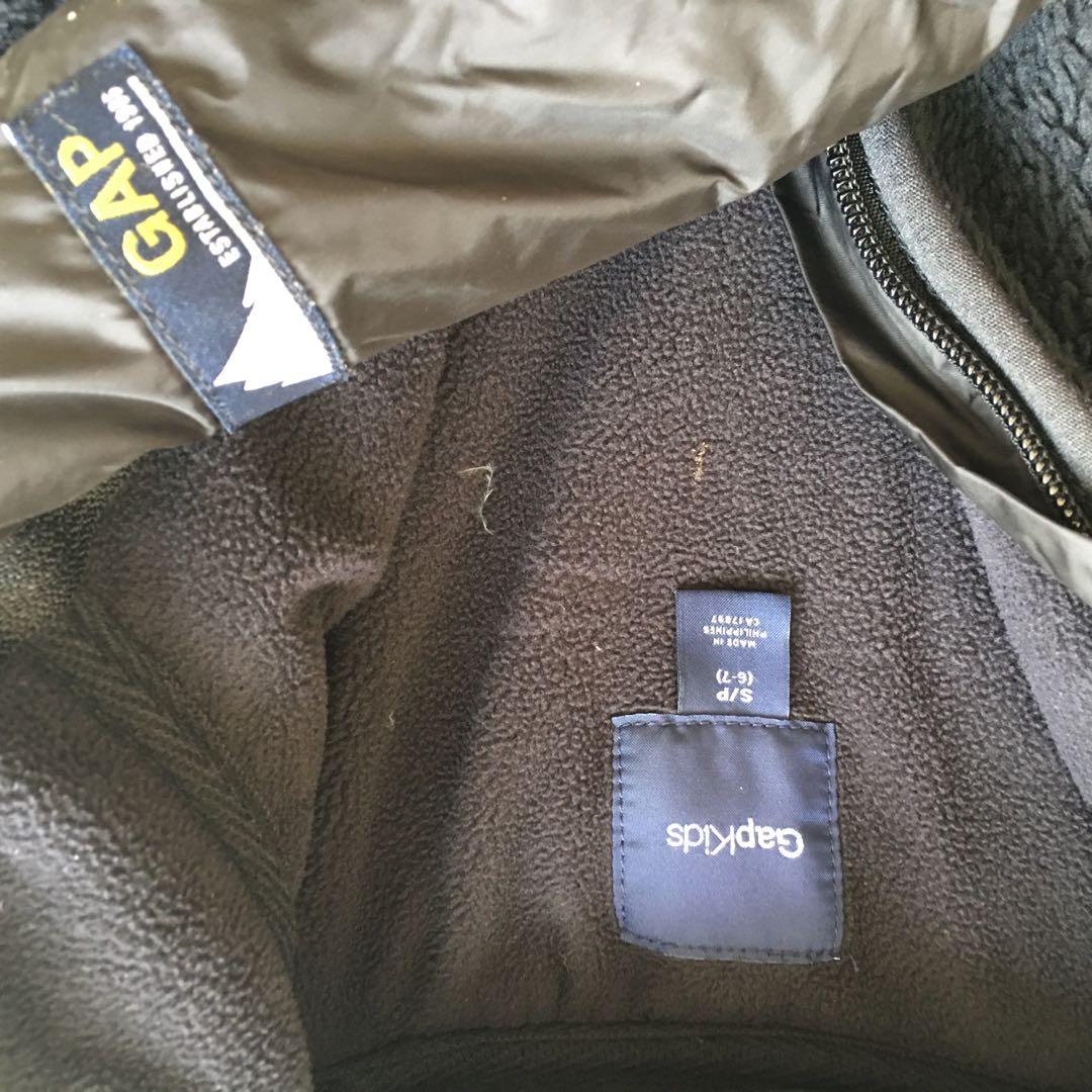 GAP jacket (Category: Babies & Kids Fashion) located in Singapore. Submitted by pokemon22 (Listing ID 197990748, Image 2). Description: Pre-loved GAP jacket. Bought and worn in Japan. Super Comfy and keeps warm. .