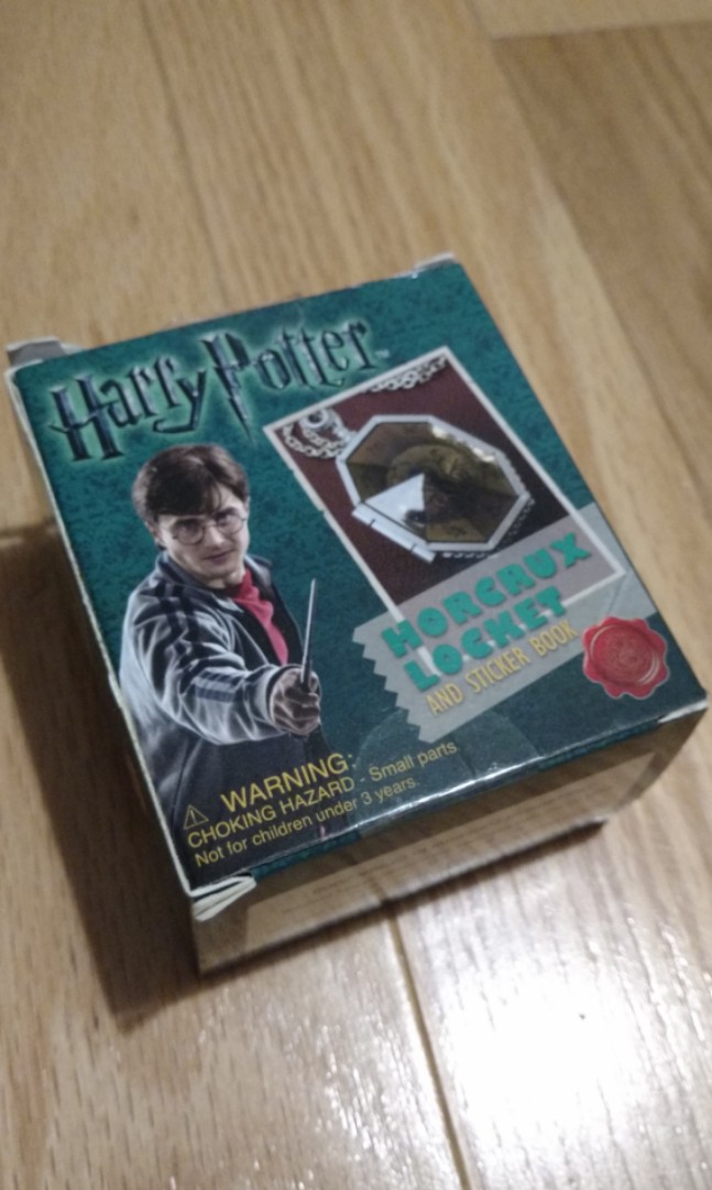 Harry Potter Horcrux Locket and Sticker Book