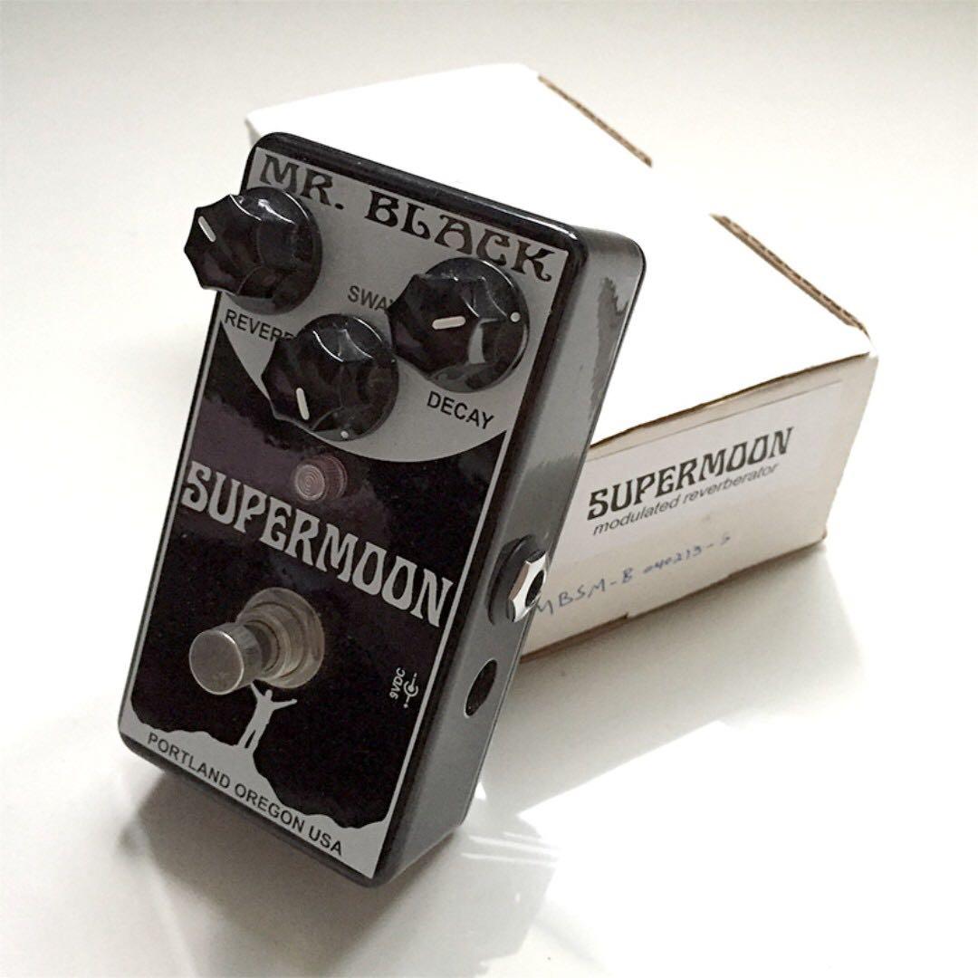 Mr Black Supermoon - Modulated Reverb Pedal, Hobbies & Toys, Music