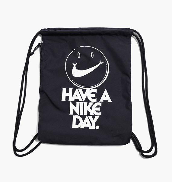 have a nike day bag