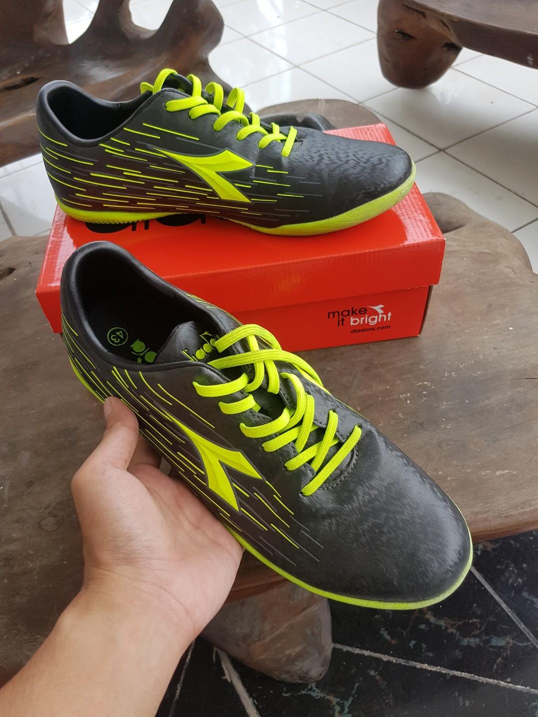 Sepatu Futsal Diadora Genoa Black Lime Olah Raga Baju Olahraga Di Carousell